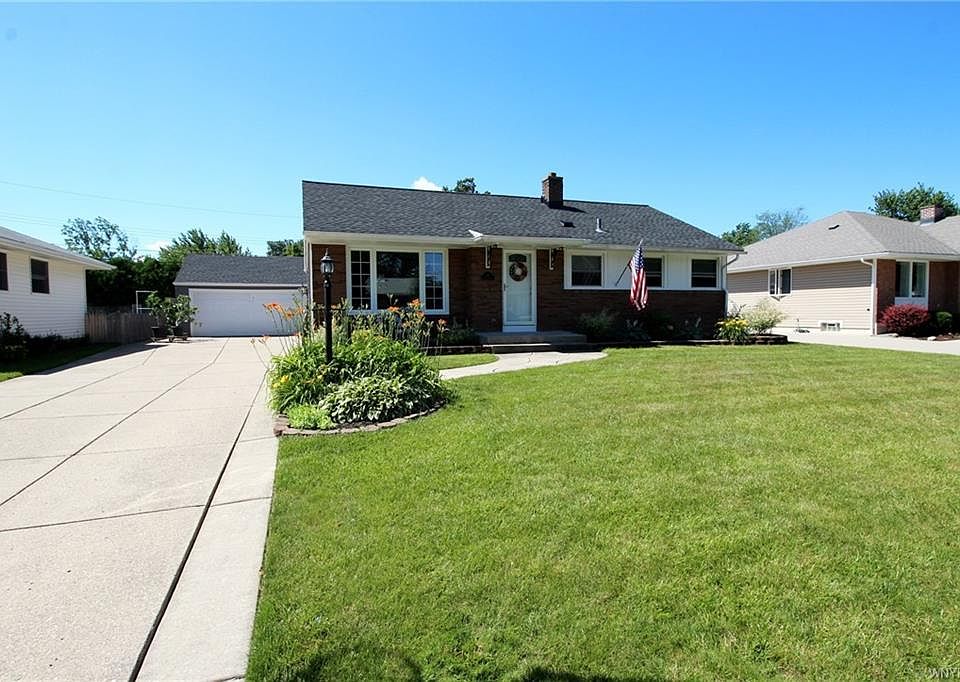 1st image of 173 Pinewoods Ave