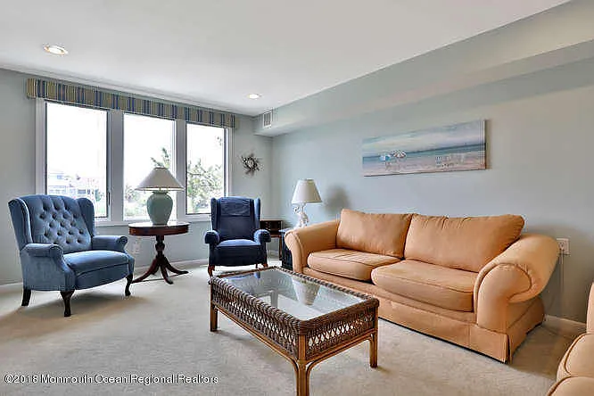 127 Trenton Ave — Photo 11