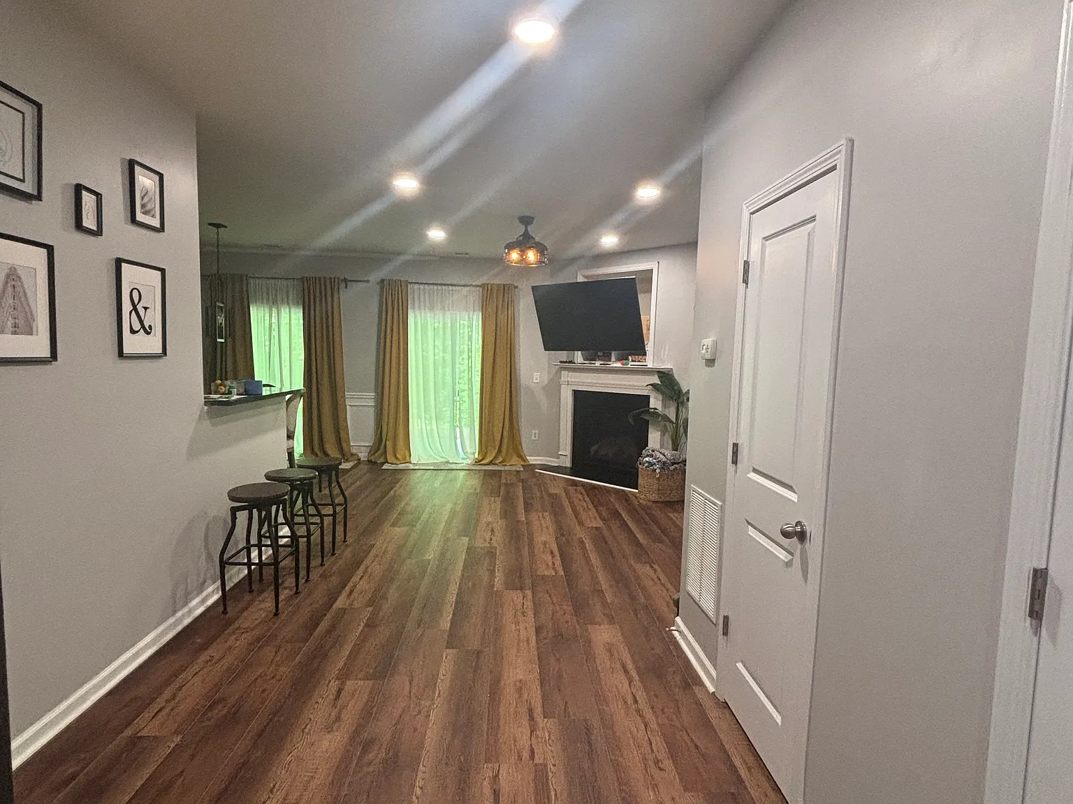 3397 Thornbridge Dr — Photo 2