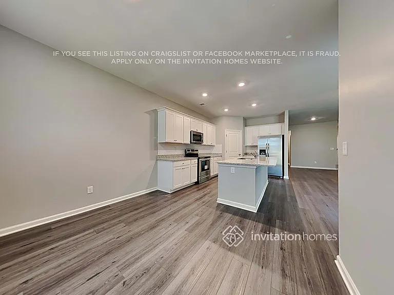 125 Webster Cir — Photo 5