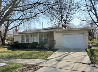 8 Waverly Ct, Park Forest, IL