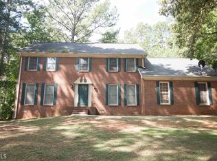 185 Essex Cir, Fayetteville, GA 30215
