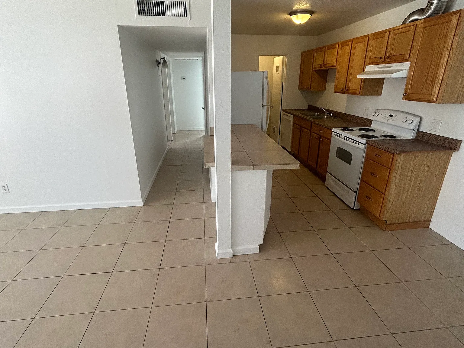 2 bed, 900 sqft, $1,250 — Photo 3