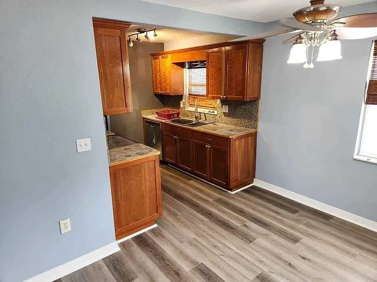 1863 Kings Hwy #7 — Photo 3