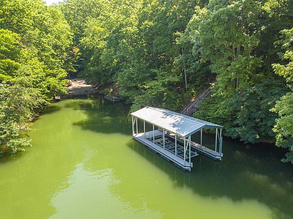 5th image of 140 Ridge View Dr