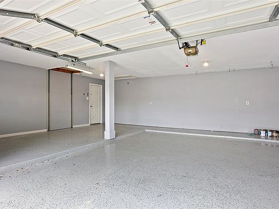 4th image of 5415 Magnolia Greens Ln