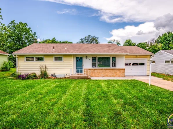 1407 SW McAlister Ave, Topeka, KS 66604