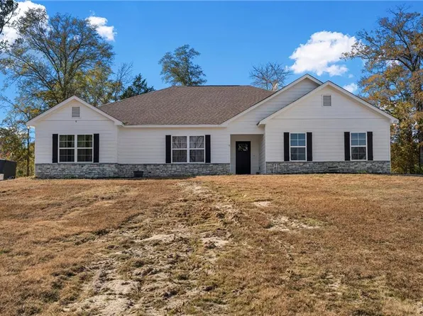 29 Veterans Ct, Fort Mitchell, AL 36856