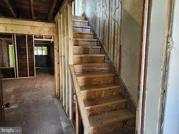 4th image of 227 Saint Helena Ave