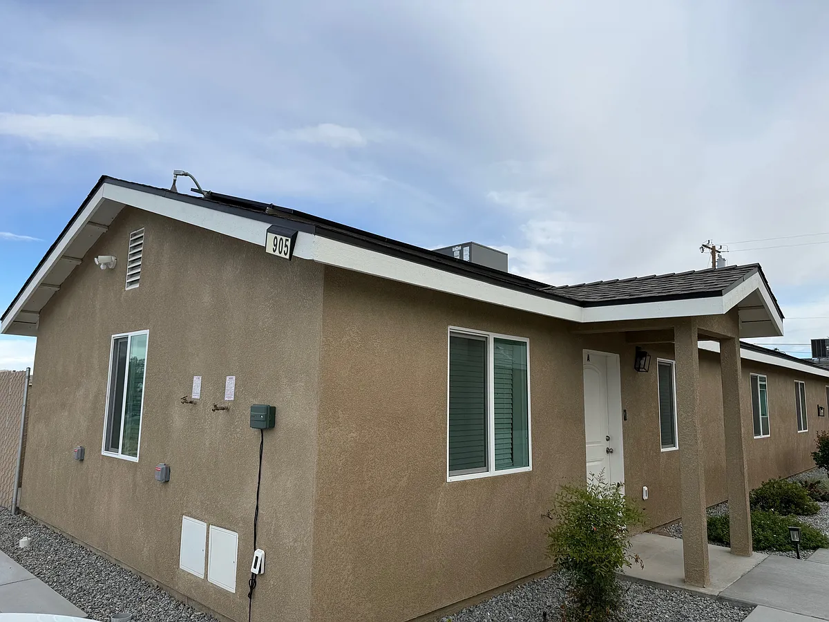 Building Photo - 905 W Dolphin Ave #A