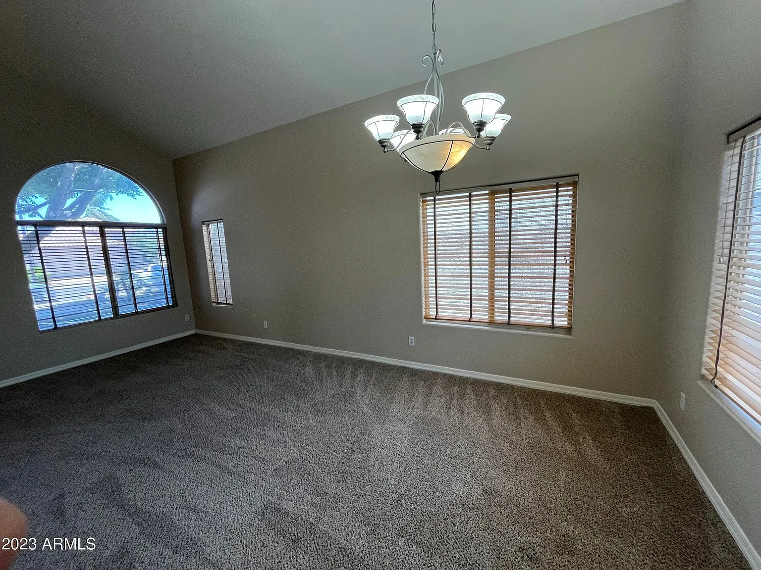 4 bed, 2204 sqft, $2,750 — Photo 2