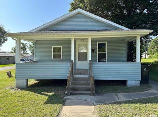 611 Maple St, Zeigler, IL 62999