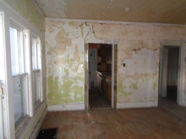 detroit-michigan-88436875 picture