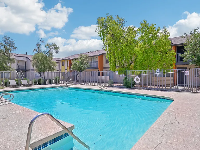 645 N Country Club Dr — Photo 44
