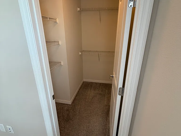 5044 Caspian St — Photo 13