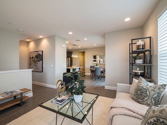 4th image of 636 Fan Tail Way Unit 917