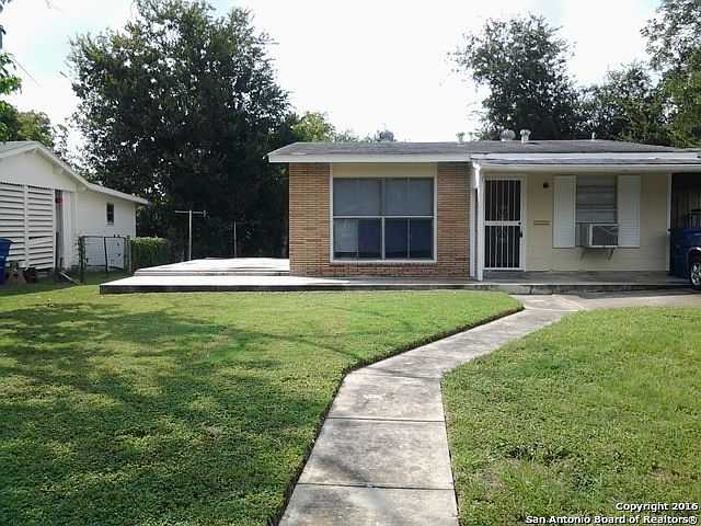 1st image of 814 Kopplow Pl