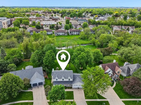 210 Fairbrook Dr, Waunakee, WI 53597