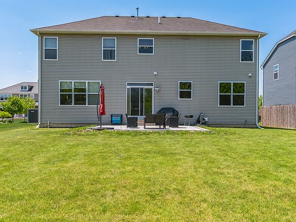 4th image of 2480 Heron Ln