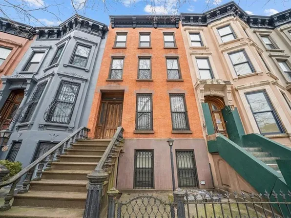 54 Berkeley Pl, Brooklyn, NY 11217
