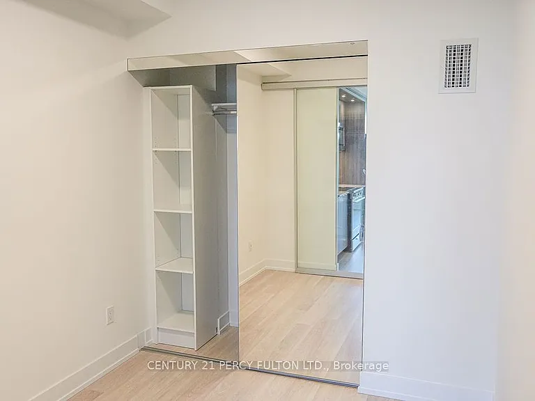 60 Central Park Dr #1802 — Photo 22