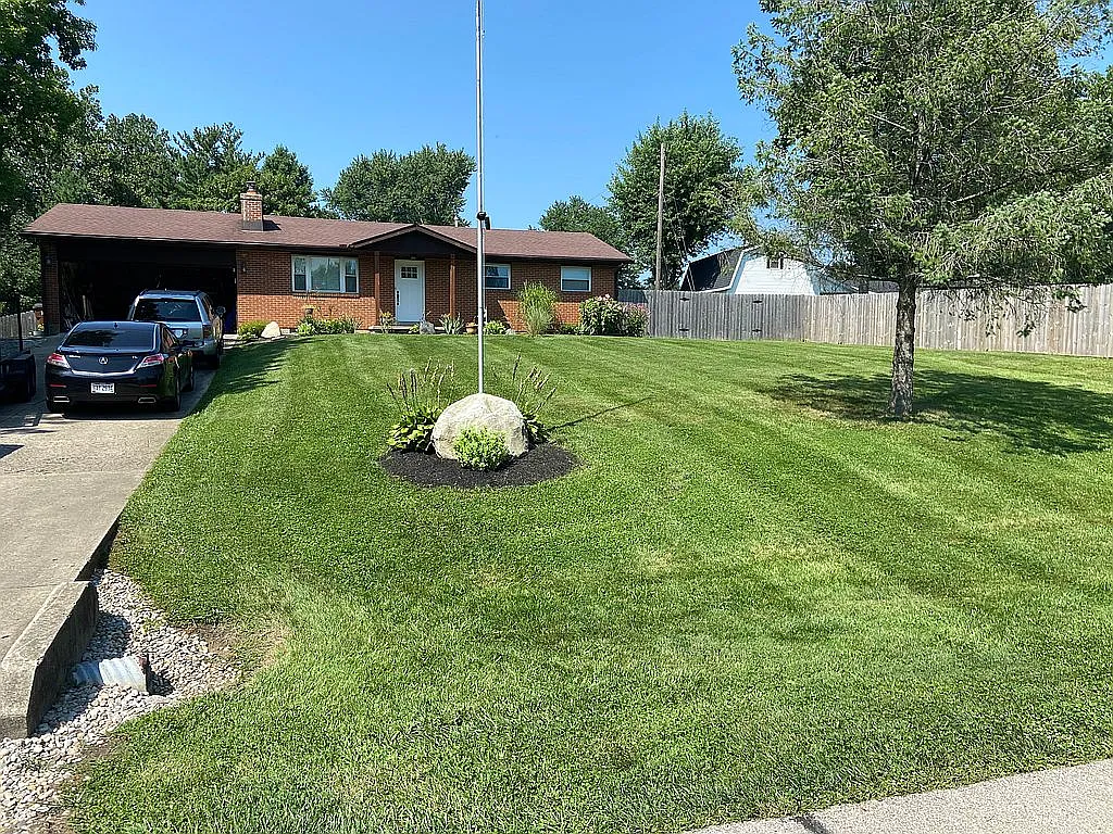 1088 Lee Ann Dr photo 1