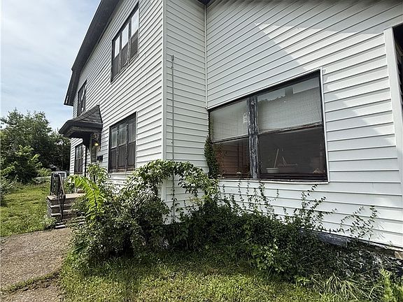 3rd image of 733 Leland Ave