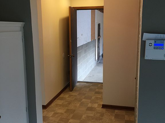 3rd image of 6800 Candlewood Cir N