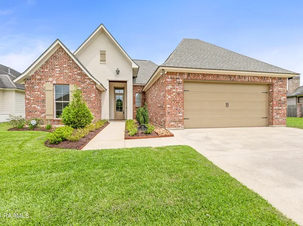 111 Narrow Way Dr, Lafayette, LA 70508