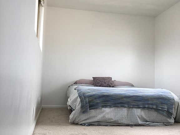 Bedroom (unfurnished) 