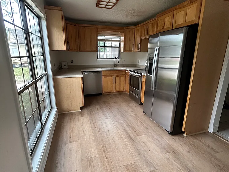 2443 Footbridge Ln — Photo 3