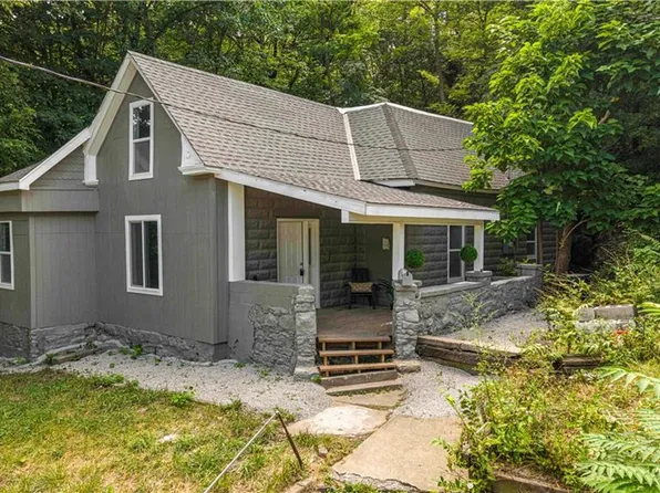 528 Caldwell St, Excelsior Springs, MO 64024