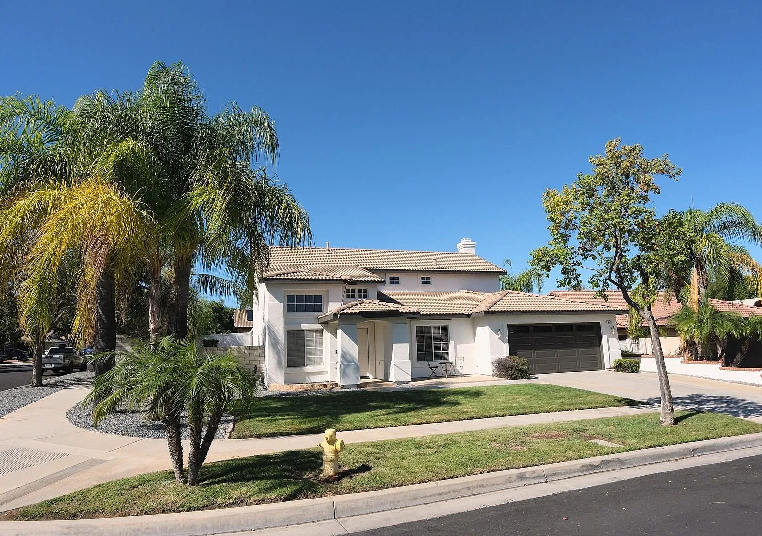 Bright & Charming Corona Home with Large Corner Lot — Photo 2
