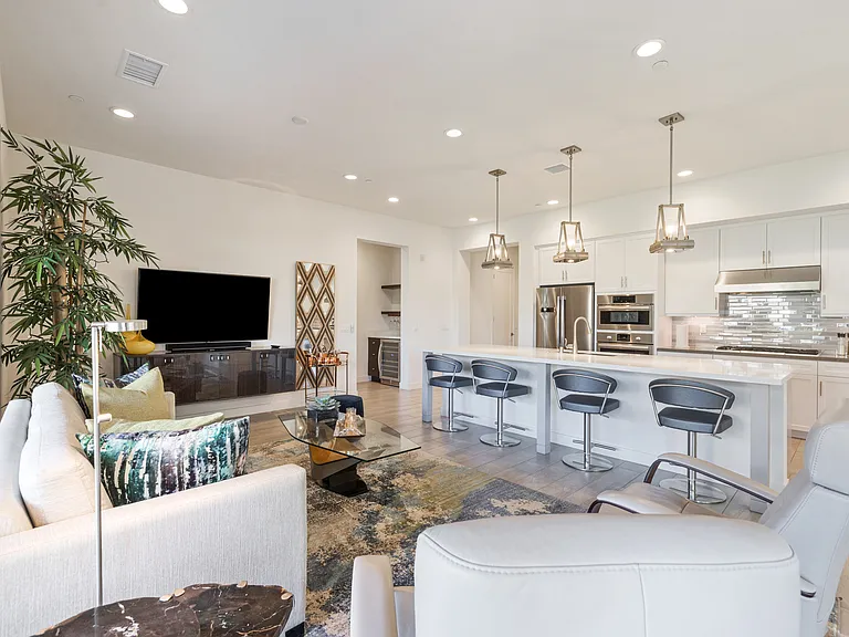 1701 Retreat Cir — Photo 10