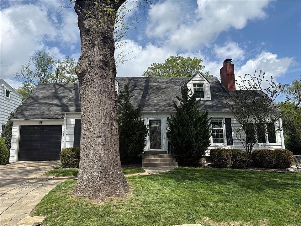 1st image of 2714 W 51st St