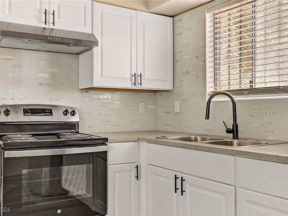 3rd image of 444 N 13th St