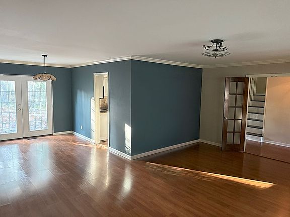 Living Room/Dining Room 
