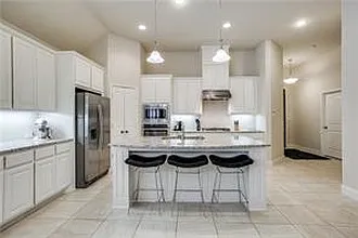 3 bed, 1847 sqft, $2,900 — Photo 3