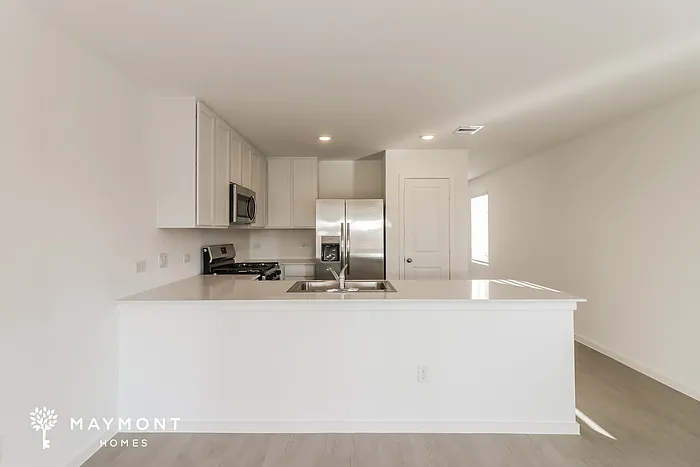 3048 Majestic Sunrise Dr — Photo 11