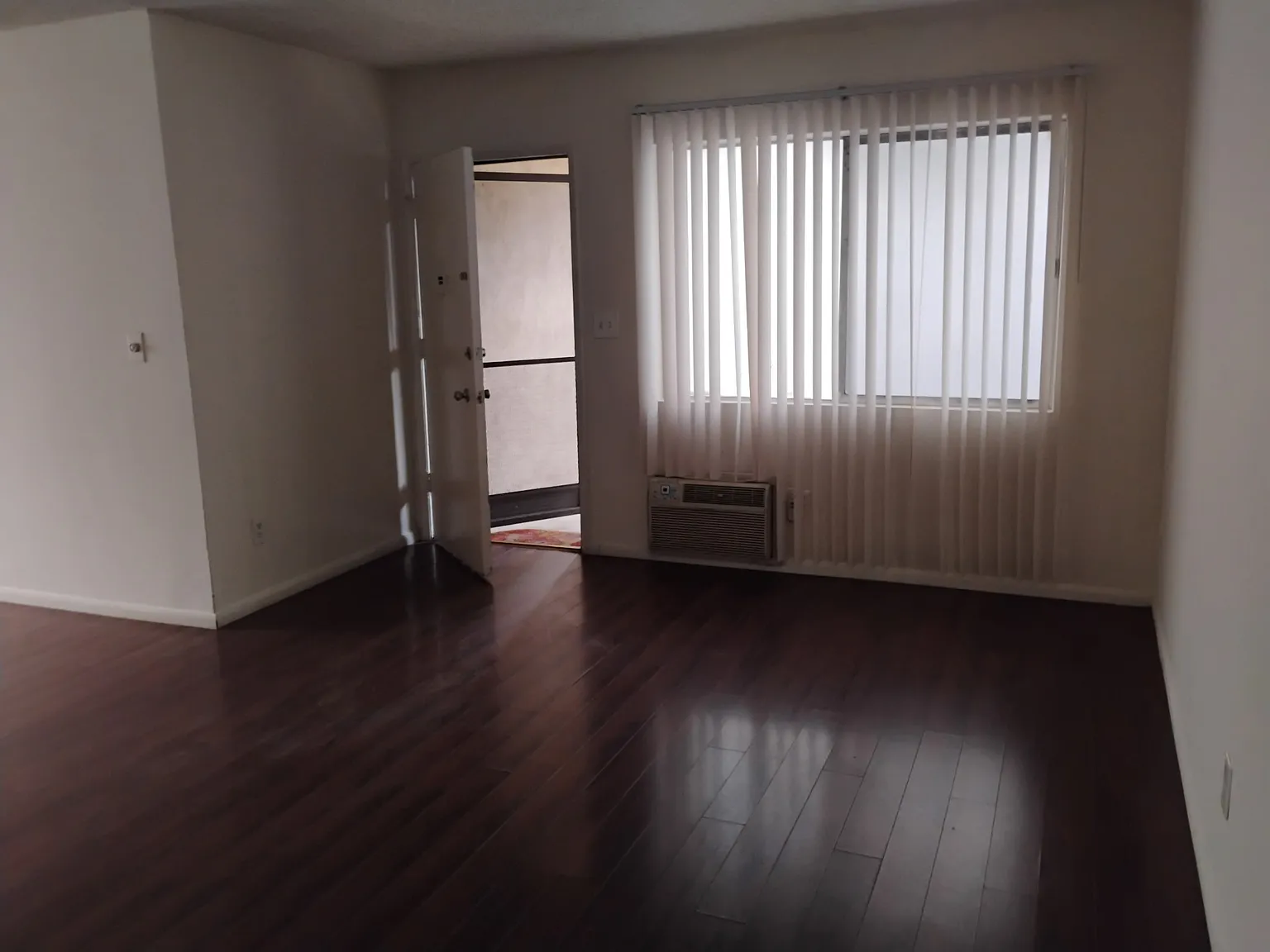 2 bed, 1100 sqft, $2,725 — Photo 1