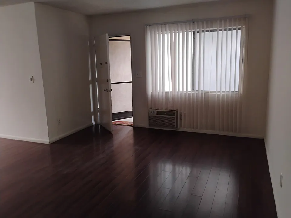 4811 Lennox Ave #2