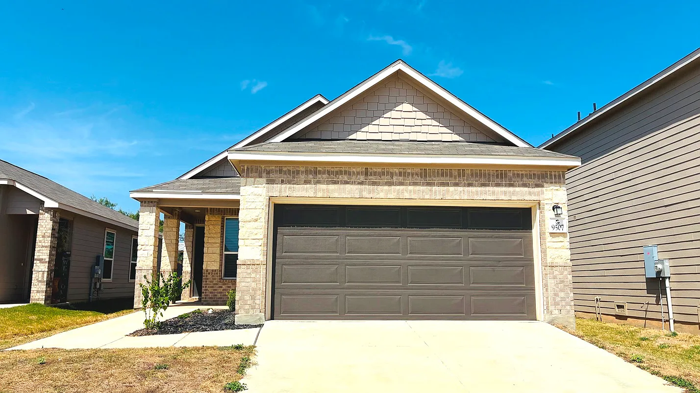 3 bed, 1549 sqft, $1,600 — Photo 1