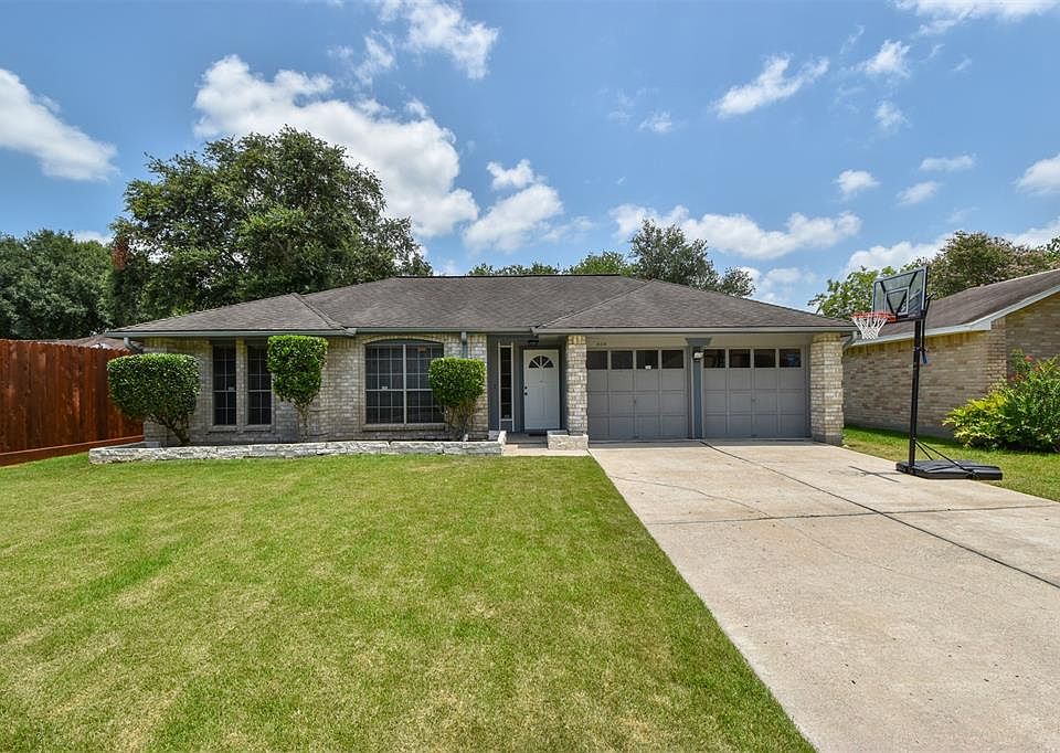1st image of 404 Pine Mills Dr