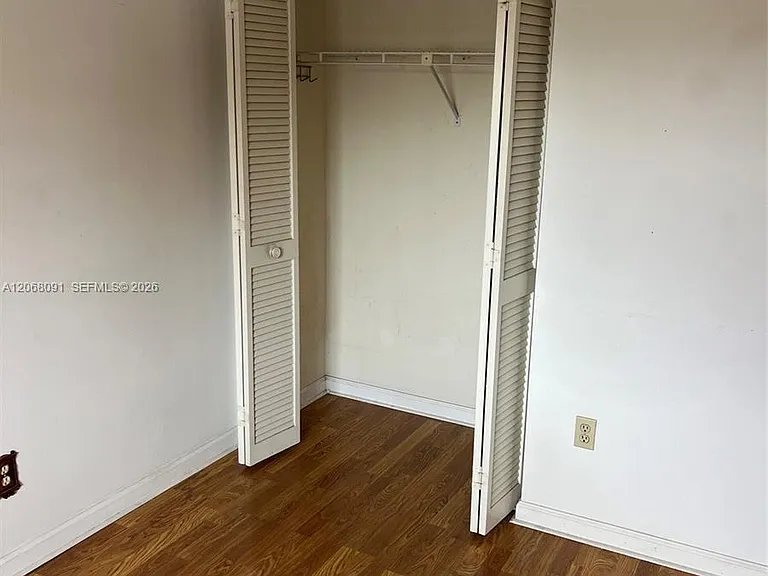463 SE 14th St #463 — Photo 33