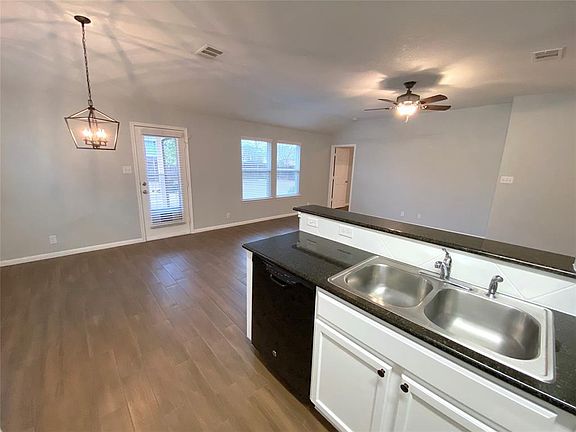 4th image of 103 Adriana Ln