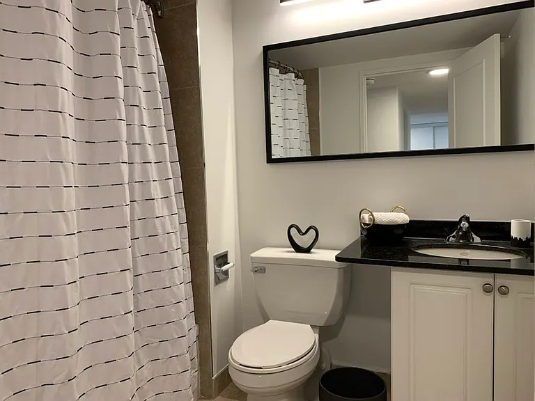 435 Albert St — Photo 26