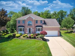 385 Cobblestone Cir, Mc Kees Rocks, PA 15136