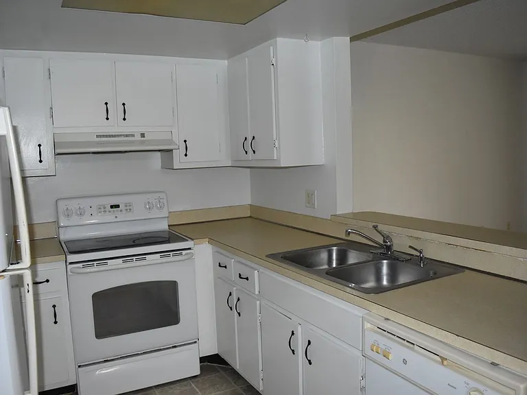 2779 Patty Ln — Photo 10