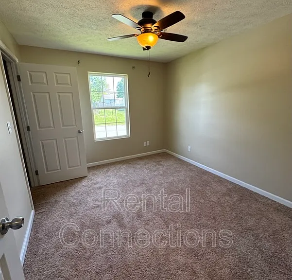 1819 Bridge St — Photo 5