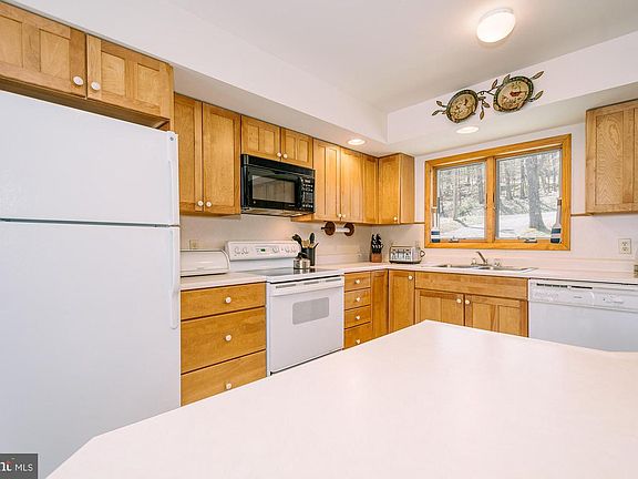 2nd image of 1723 Marsh Hill Rd